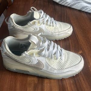 Nike air maxes size 10.5 (run a little big)